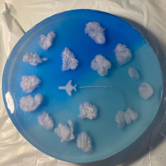 Cloud Table - Picture 1 of 4